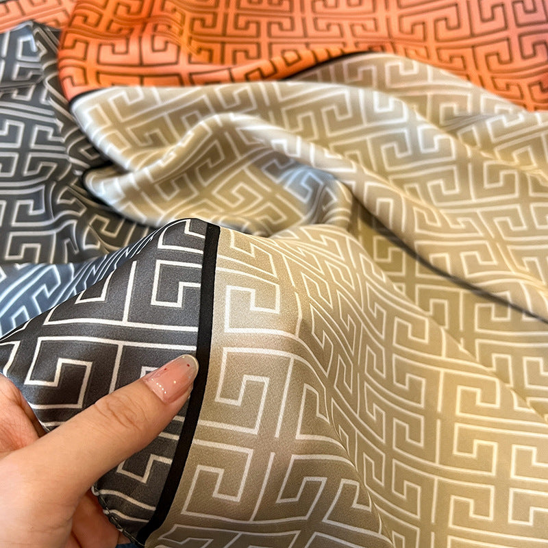 Élégant foulard en soie