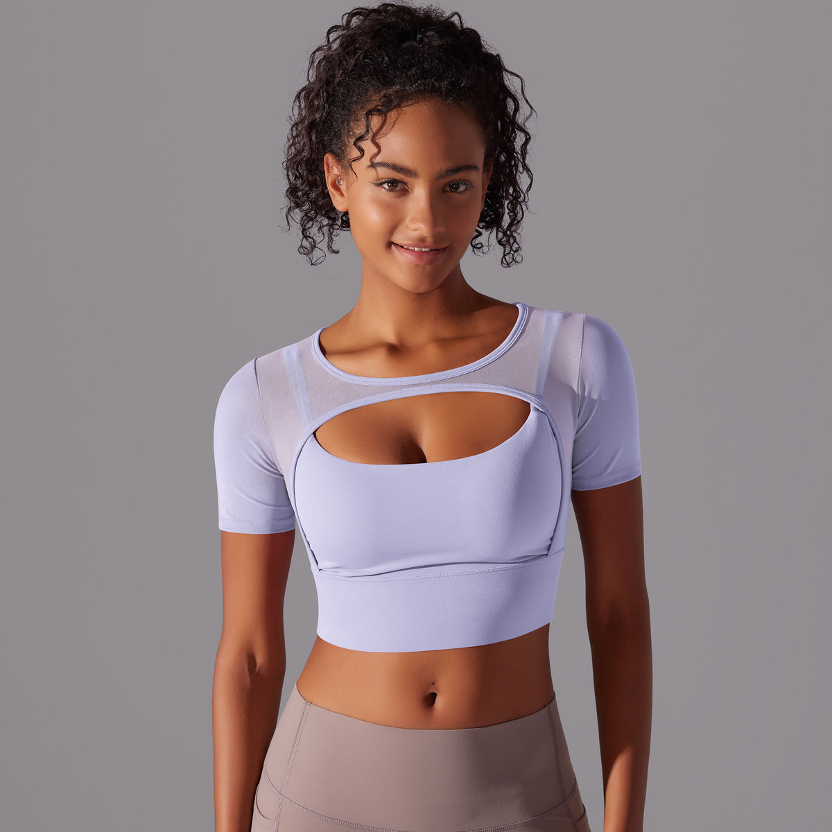 Haut de yoga double couche.