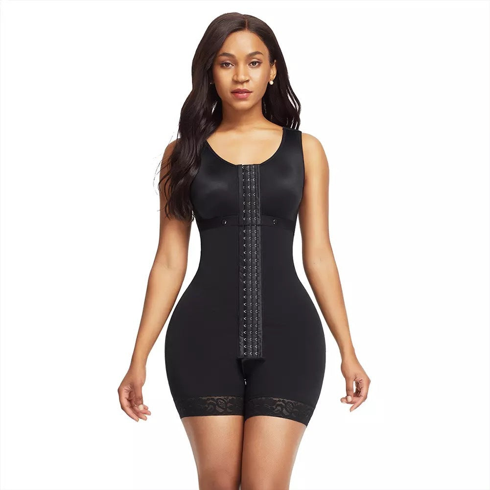 Corset gainant une pièce pour le lifting du ventre et des fesses