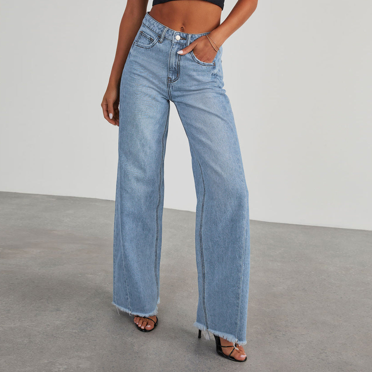 Jean taille haute, coupe slim confortable