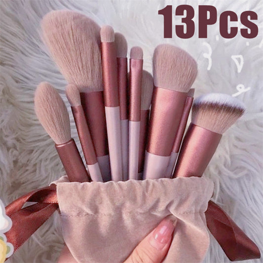 Ensemble de 13 pinceaux de maquillage.