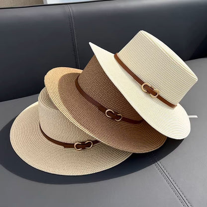 Chapeau de paille plat.