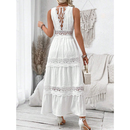 Robe sans manches à col en V et coutures en dentelle