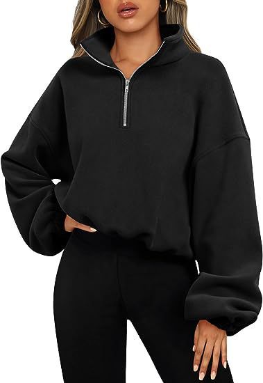 Sweat à capuche ample.